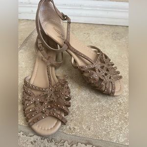 Madeline Stuart Sandals. Style: Claudia Size: 8